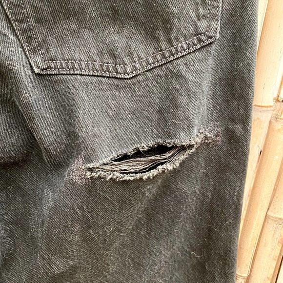 Levi’s 501 RARE Ultra Destroyed High Rise Skinny - Picture 9 of 10
